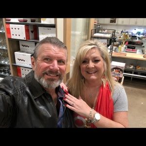 Meet your Posher, Sandra